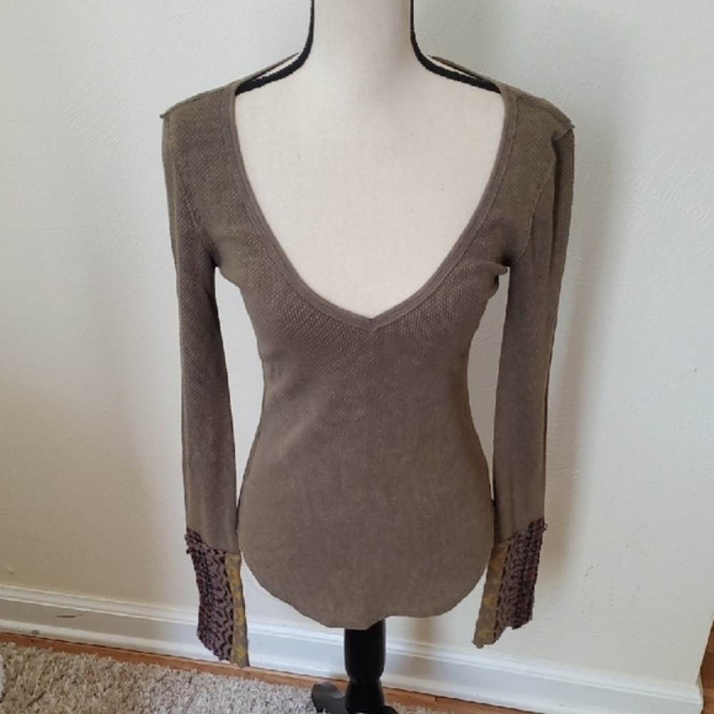 🌹We The Free V-Neck Long Sleeve Top - Olive